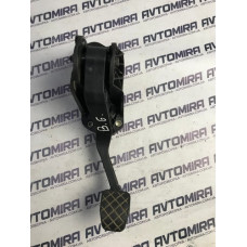 Педаль зчеплення  VW Passat B6 2005-2010 1K0721796